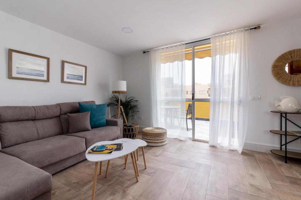 Homeforguest Atico Cecilia Con Vistas Al Mar En Los Cristianos Лос Кристианос Экстерьер фото