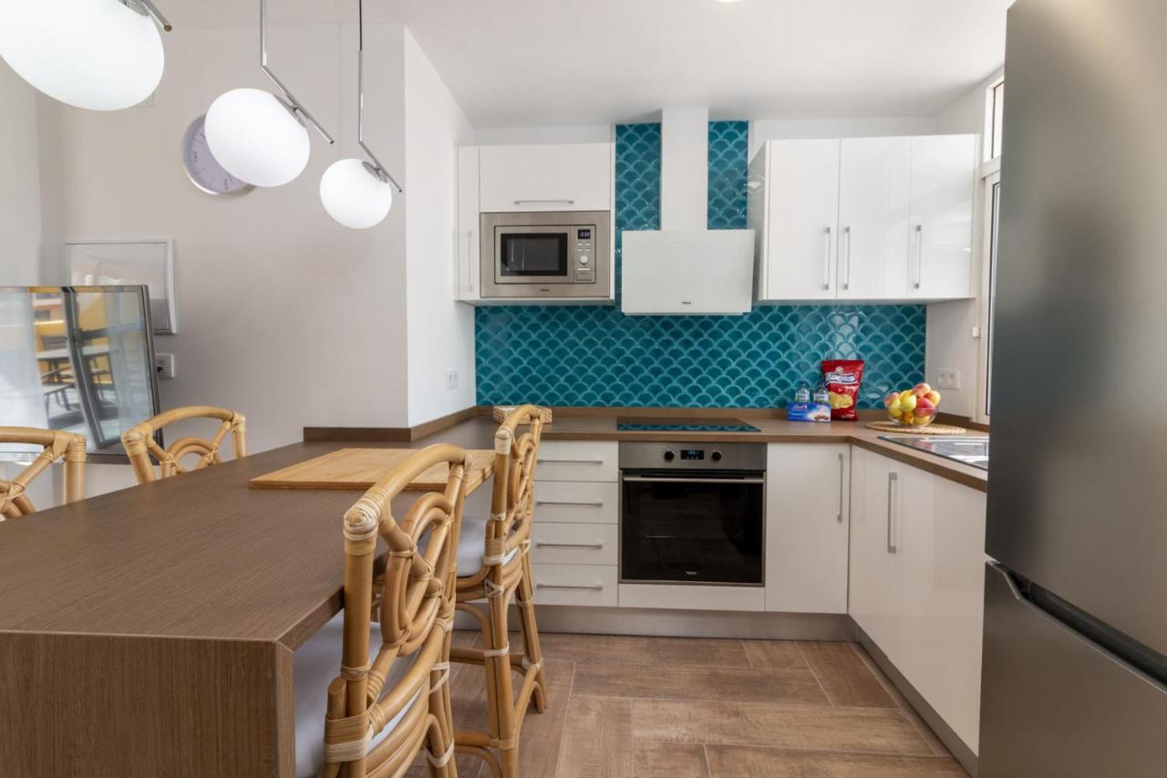 Homeforguest Atico Cecilia Con Vistas Al Mar En Los Cristianos Лос Кристианос Экстерьер фото